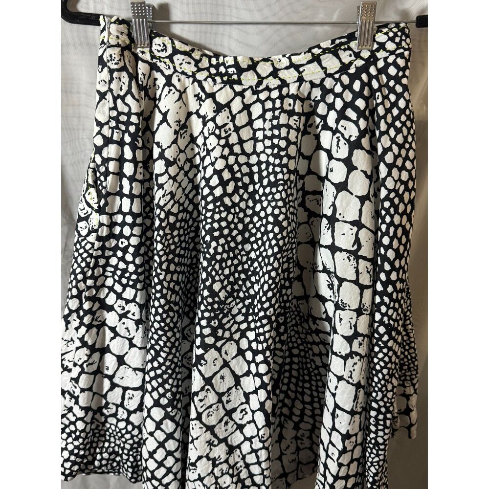 Edmé & Esyllte Skirt Size 8 Black White Abstract Print Pleated Midi Cotton